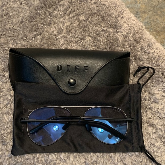 DIFF Blue Light Glasses - Picture 5 of 7